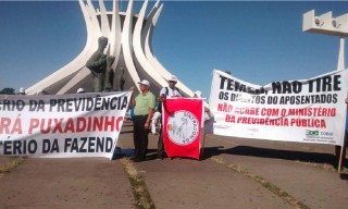 Vamos reagir e lutar! Golpistas querem retirar direitos dos trabalhadores (as)