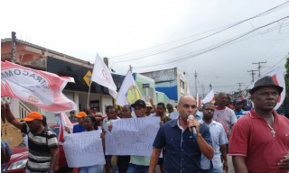 A luta em Alagoinhas: Hélix fecha as portas e não paga trabalhadores (as)