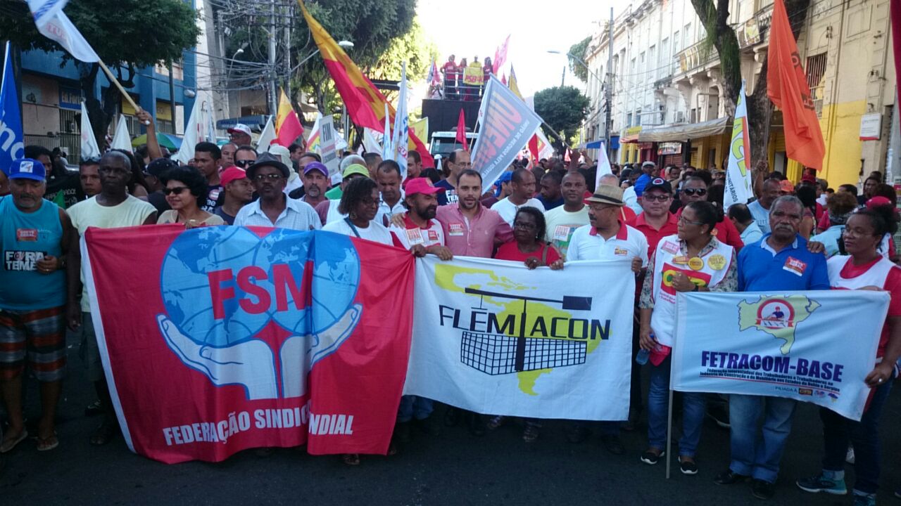 Confira as fotos de nossa participação na Greve Geral: Mais de 80 mil na caminhada em Salvador