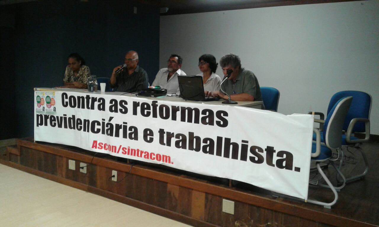 Debate sobre as reformas previdenciária e trabalhista no auditório da CONDER