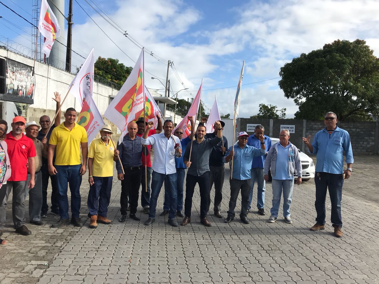 Impasse continua: 2º dia de paralisação dos trabalhadores (as) da Porto Fino (Embasa)