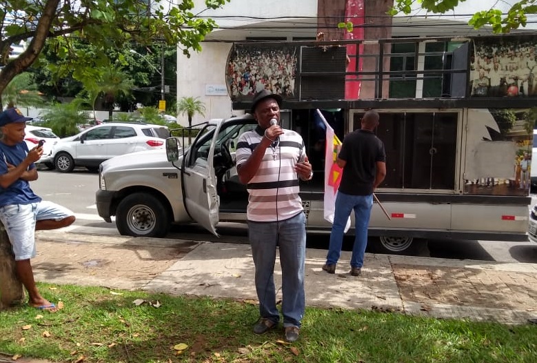 Operários protestam: G. Fator demitiu 200 e não pagou rescisão
