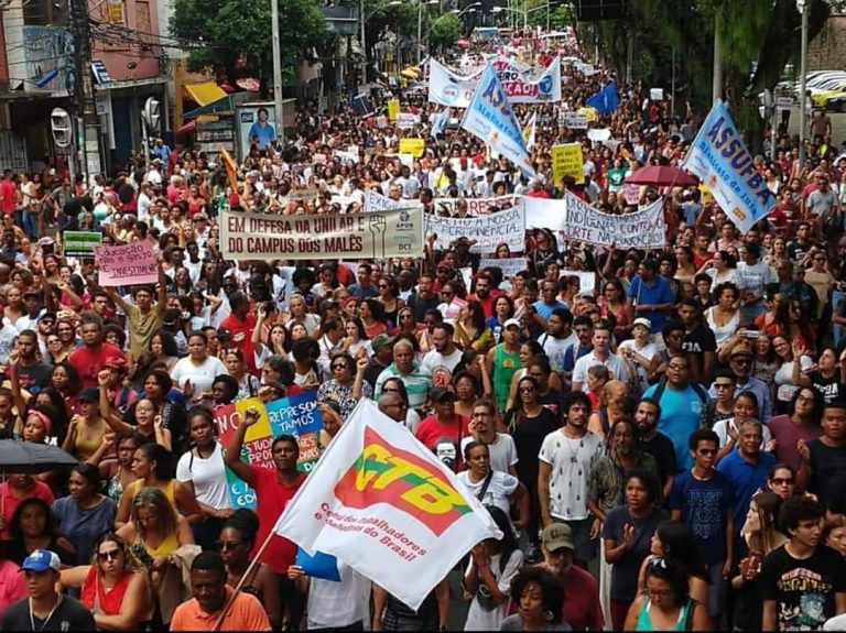 15 de Maio: Greve Nacional da Educação