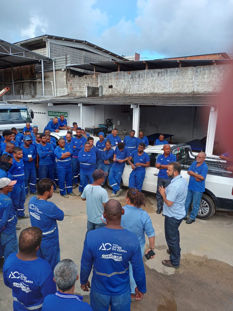 Alves da Cunha / Embasa: Trabalhadores (as) paralisaram as atividades