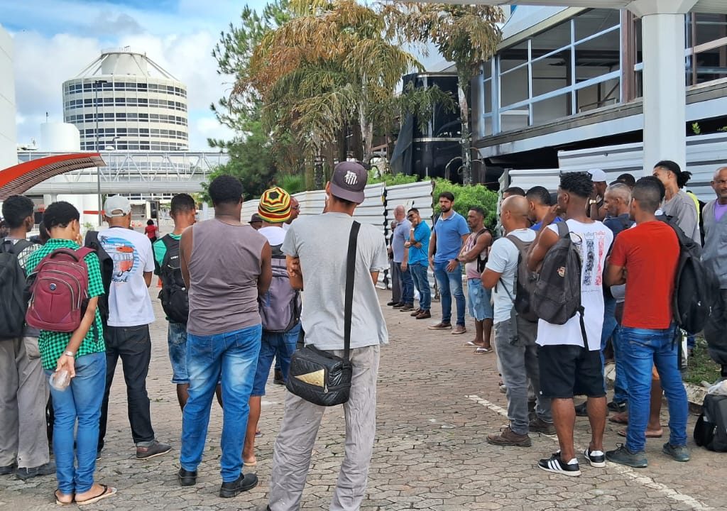 SINTRACOM-BA faz DDS Especial com os trabalhadores (as) da Hayek