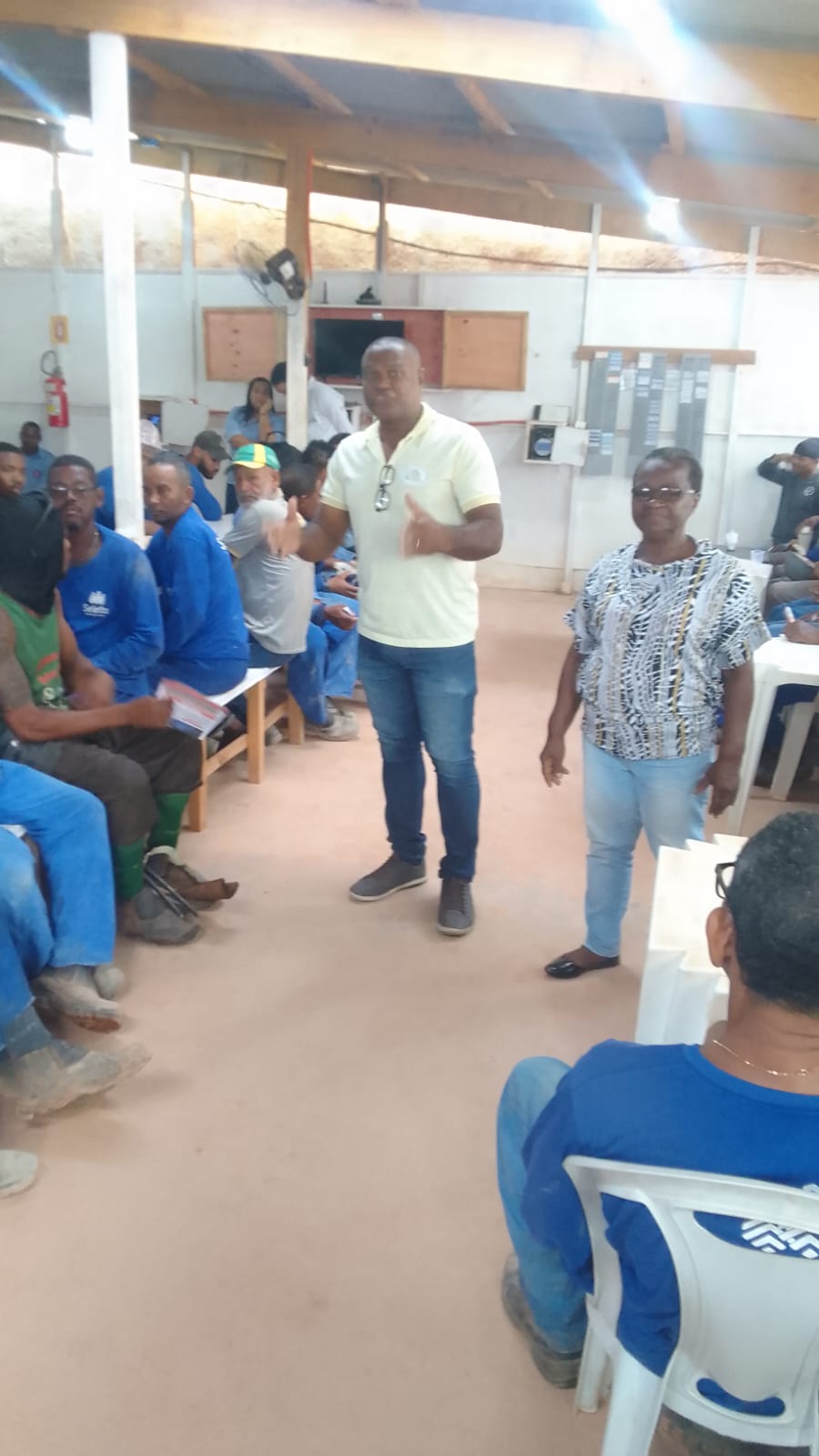 SINTRACOM-BA participou de DDS em obra da Sertenge