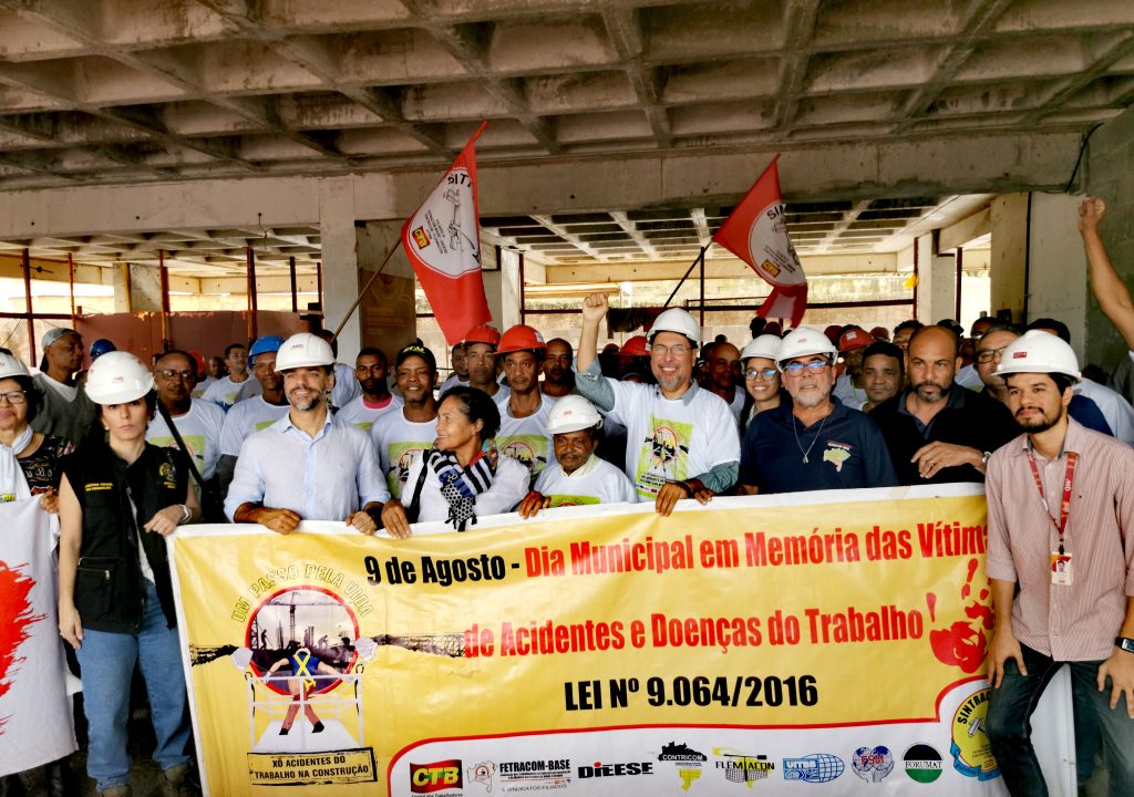 Atividade do SINTRACOM-BA marca o Dia Municipal em Memória das Vítimas de Acidentes do Trabalho (com fotos)