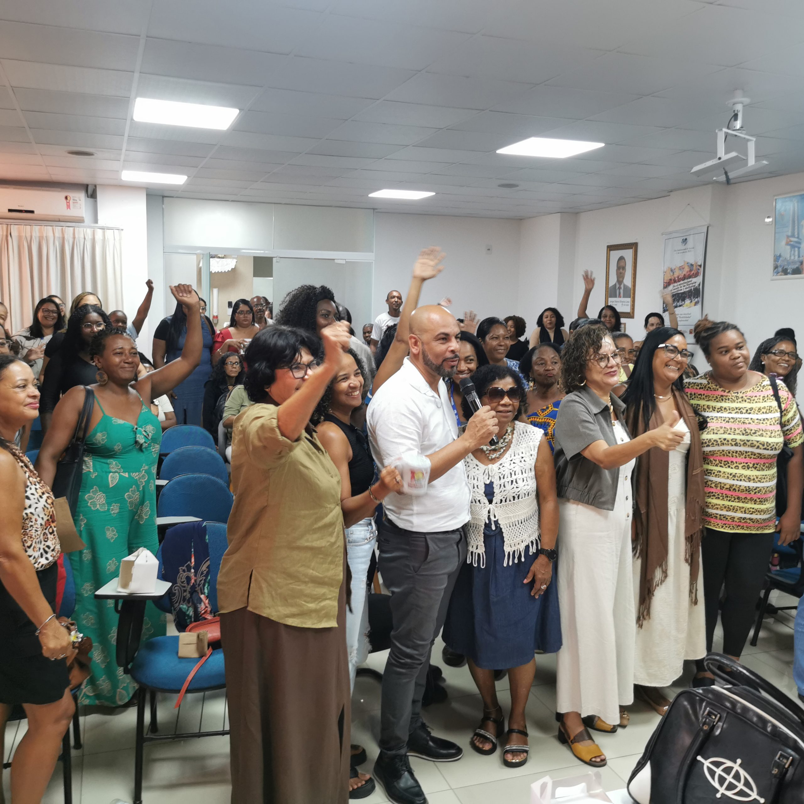 Aconteceu hoje 26/03: Com auditório lotado, o SINTRACOM-BA celebra o Março Mulher (fotos e vídeos)