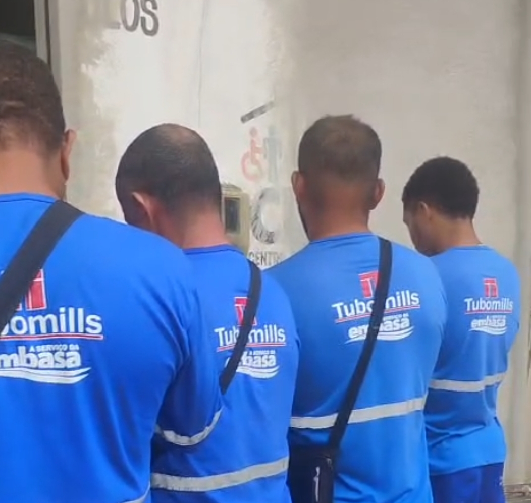 Trabalhadores da Tubomills, terceirizada da Embasa, paralisam atividades na região Baixo Sul por atraso de salários